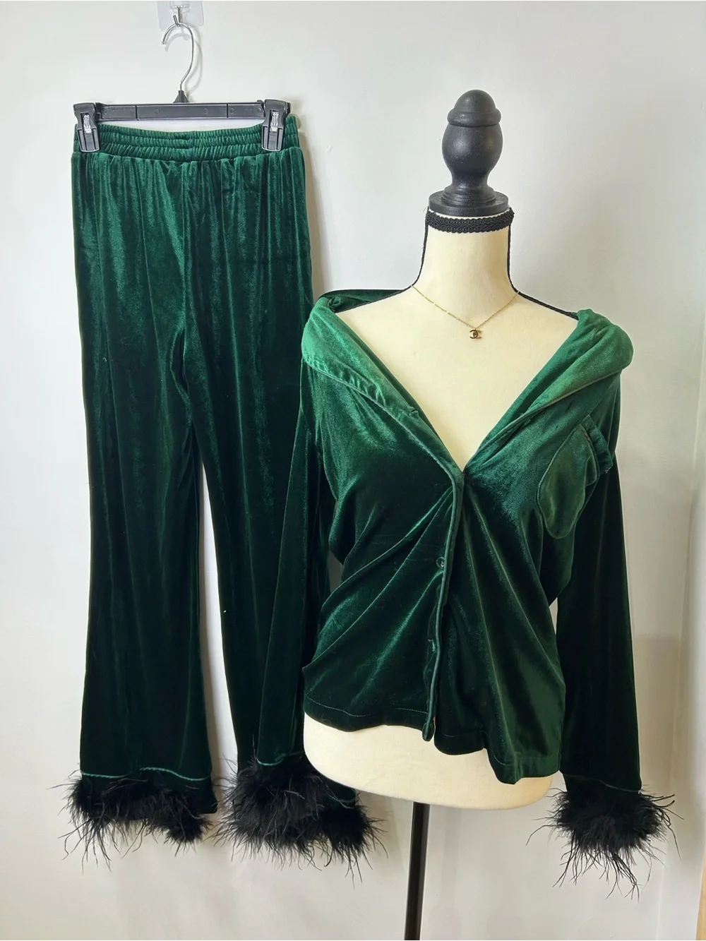 Nasty Gal 2Piece Emerald Green Velvet Feather-Trim Set